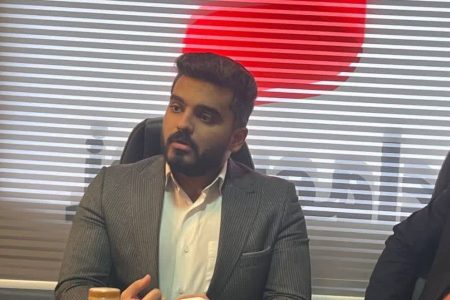 خودکفایی کشور در زمینه تامین دستگاه کارت خوان را محقق می کنیم