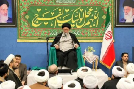 علمِ غير زير چتر خداوند خطر ايجاد ميکند