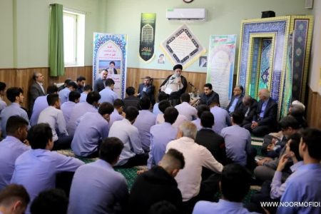 تأکید آیت‌الله نورمفیدی بر نقش نماز در تقویت روحیه جوانان