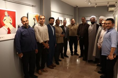 بازدید حجتالاسلام والمسلمین دیلم و همراهان از نمایشگاه «سوره فتح» در نگارخانه حوزه هنری گلستان