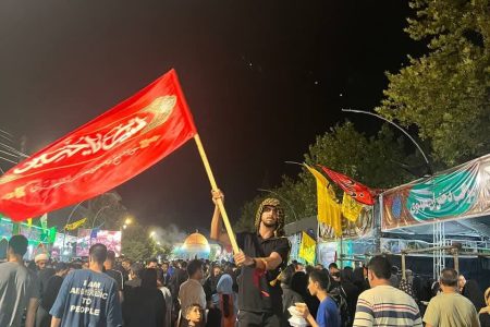 خیابان اربعین گرگان همچنان مملو از عطر و بوی دلدادگی بود