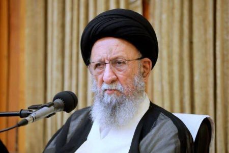 ملت ایران در برابر فشارهای ترکیبی ایستاده است