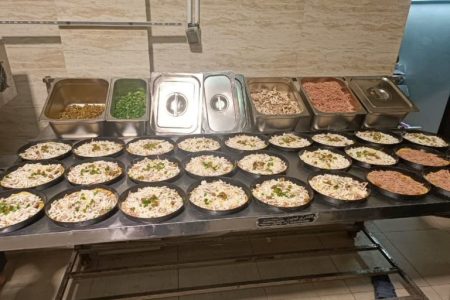 از تنور کانون «گلشن» تا سنگر غیرت؛ حکایت ۲۰۰ پیتزایی که بوی پشتیبانی جبهه می‌داد