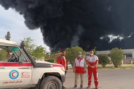 استقرار ۶ تیم هلال‌احمر در آتش‌سوزی شهرک صنعتی گنبدکاووس