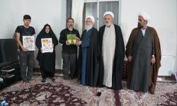 دیدار رئیس سازمان عقیدتی سیاسی ارتش با خانواده شهید رضا بیات کوهسار در گلستان