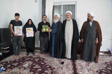 دیدار رئیس سازمان عقیدتی سیاسی ارتش با خانواده شهید رضا بیات کوهسار در گلستان