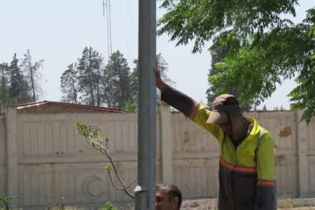  ارتقای روشنایی پارک شهدای شهر قرق به همت شهرداری