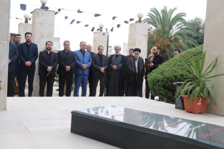 مراسم عطرافشانی و گلباران مزار شهدا همزمان با نخستین روز هفته قوه قضاییه برگزار شد