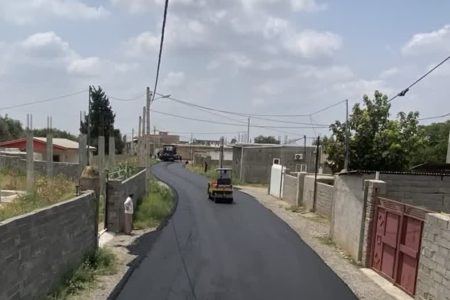 تحقق گامی دیگر در مسیر توسعه روستایی؛ ۲۵۰۰ مترمربع از معابر روستای خیوه‌لی آسفالت شد