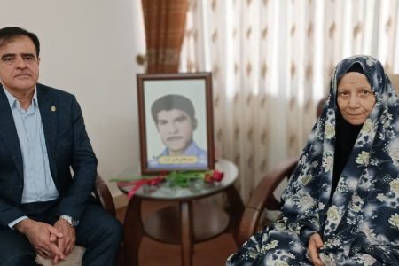 دیدار مدیر بنادر و دریانوردی استان گلستان از خانواده شهید قاری عرب در گرگان