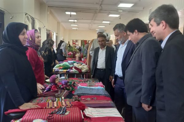 افتتاح نمایشگاه توانمندی‌های فرهنگی و هنری در شهرستان رامیان