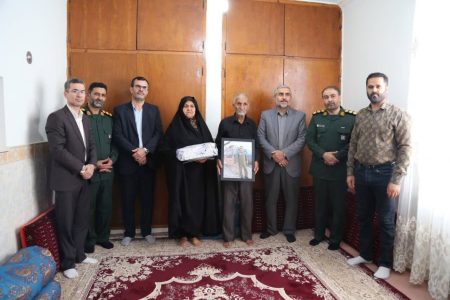 درخواست خانواده شهید از بنیاد شهید در دیدار مسئولان استان گلستان با خانواده شهید سرهنگ خلبان مهدی عالی   